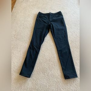 Black Universal Threads Jeans